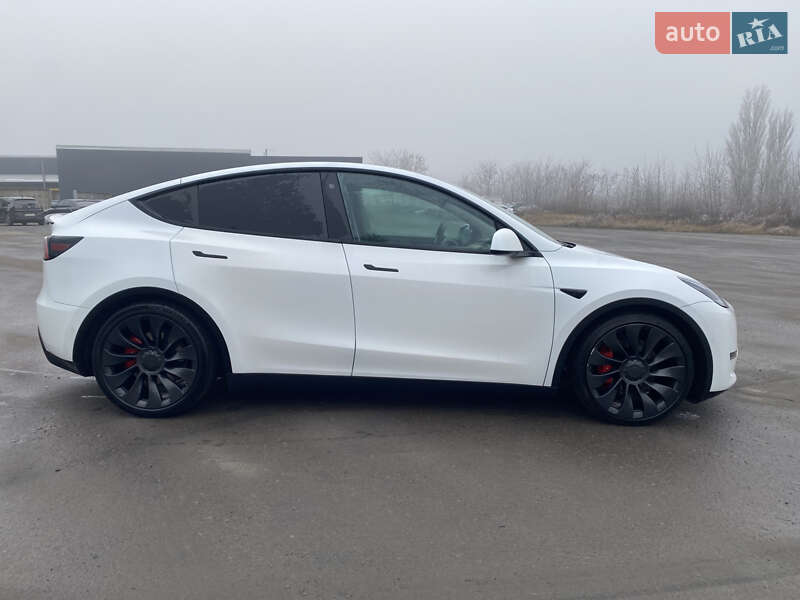 Внедорожник / Кроссовер Tesla Model Y 2022 в Ровно