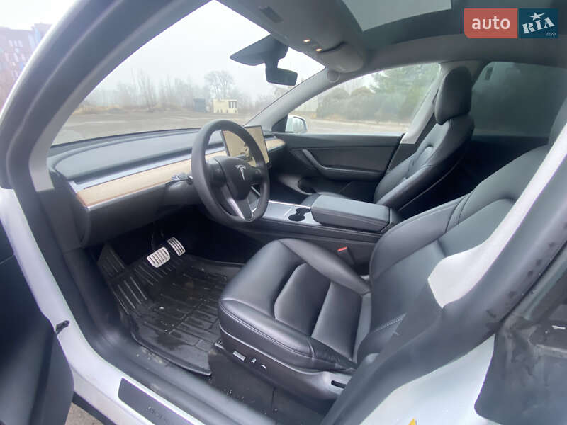 Внедорожник / Кроссовер Tesla Model Y 2022 в Ровно