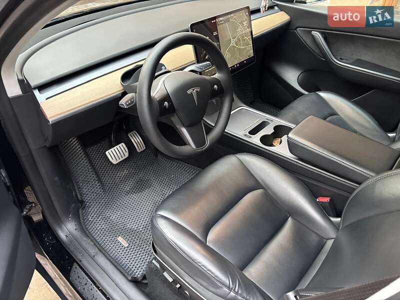 Внедорожник / Кроссовер Tesla Model Y 2021 в Львове