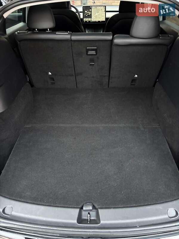 Внедорожник / Кроссовер Tesla Model Y 2021 в Львове