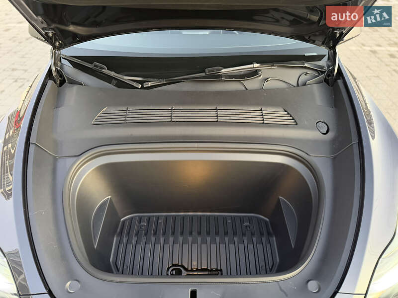 Позашляховик / Кросовер Tesla Model Y 2024 в Львові