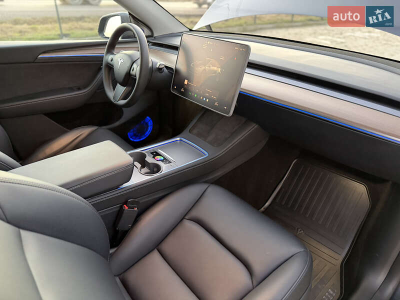 Позашляховик / Кросовер Tesla Model Y 2024 в Львові