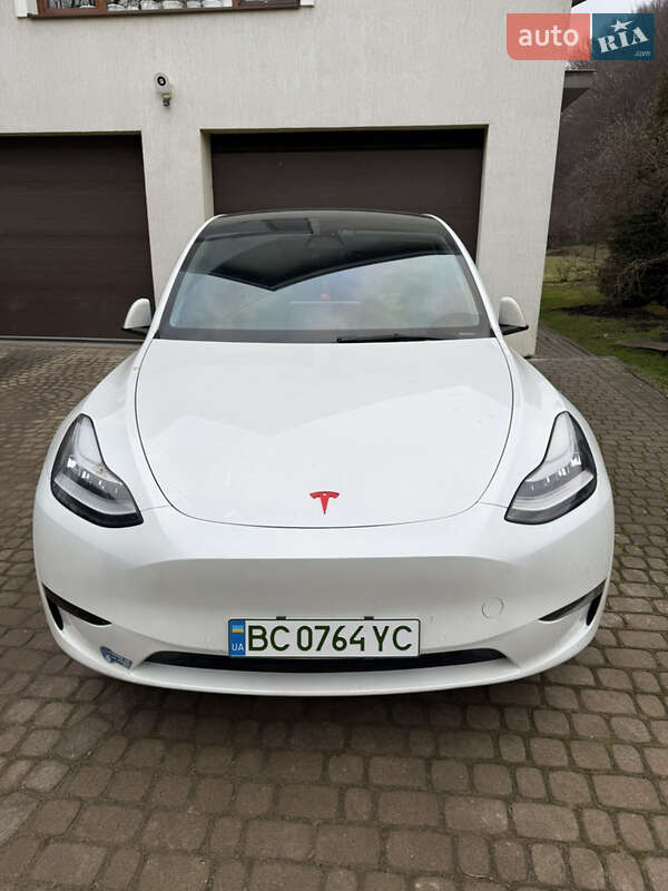 Tesla Model Y 2020