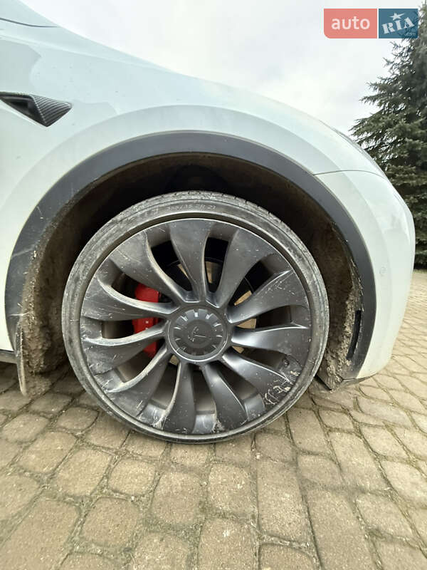 Внедорожник / Кроссовер Tesla Model Y 2020 в Львове