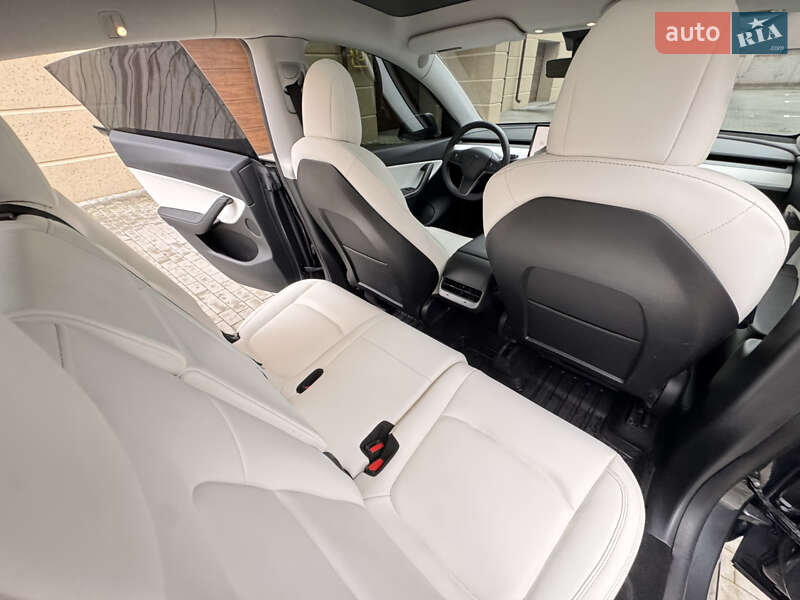 Внедорожник / Кроссовер Tesla Model Y 2021 в Виннице