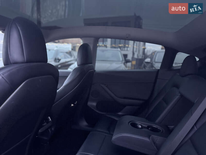 Внедорожник / Кроссовер Tesla Model Y 2021 в Ивано-Франковске