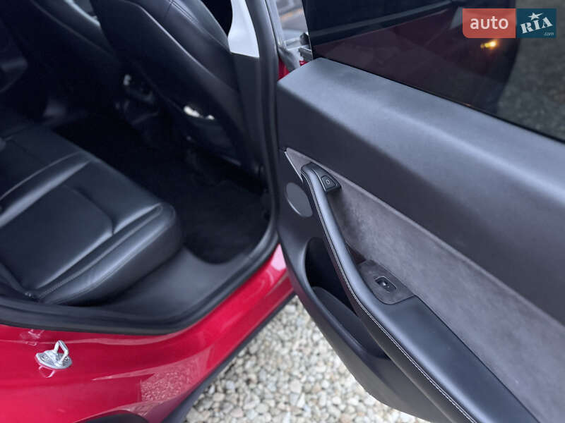 Внедорожник / Кроссовер Tesla Model Y 2021 в Ивано-Франковске