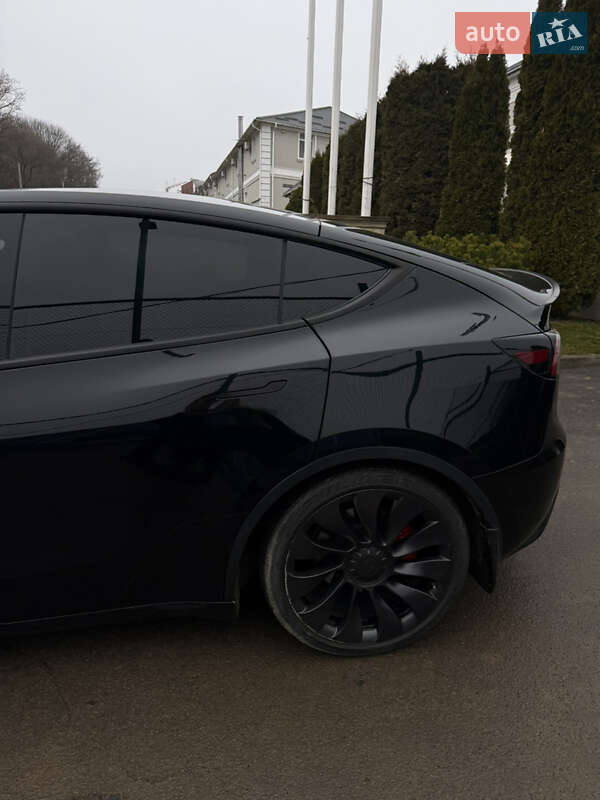 Внедорожник / Кроссовер Tesla Model Y 2022 в Львове