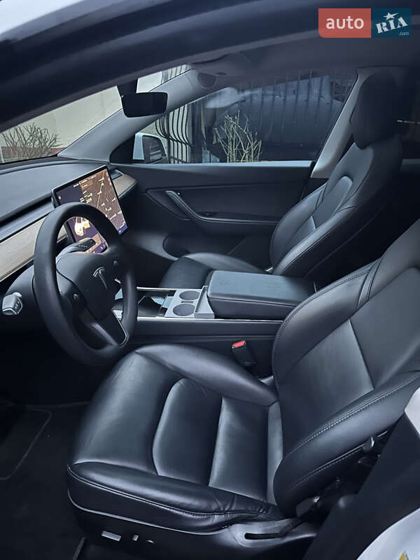 Внедорожник / Кроссовер Tesla Model Y 2020 в Луцке