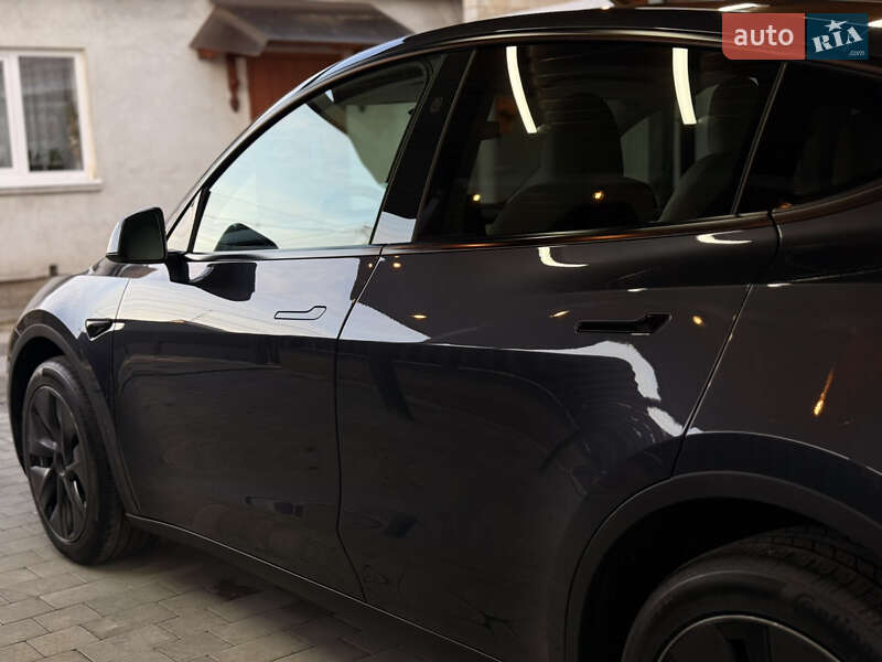 Внедорожник / Кроссовер Tesla Model Y 2025 в Львове