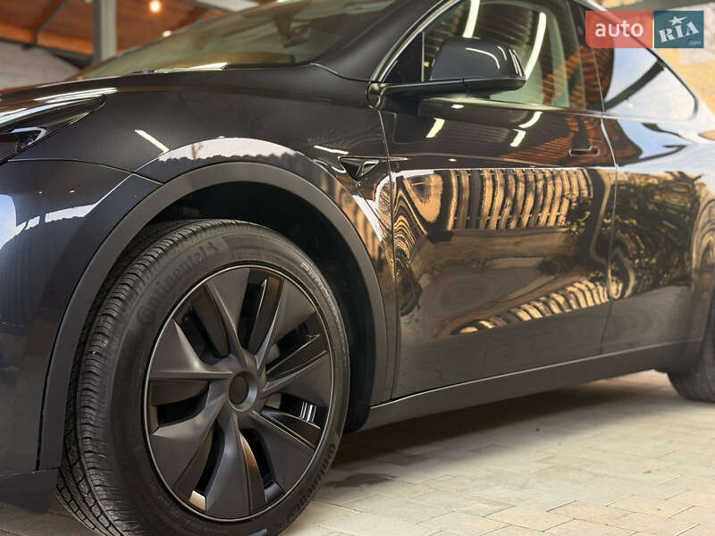 Внедорожник / Кроссовер Tesla Model Y 2025 в Львове