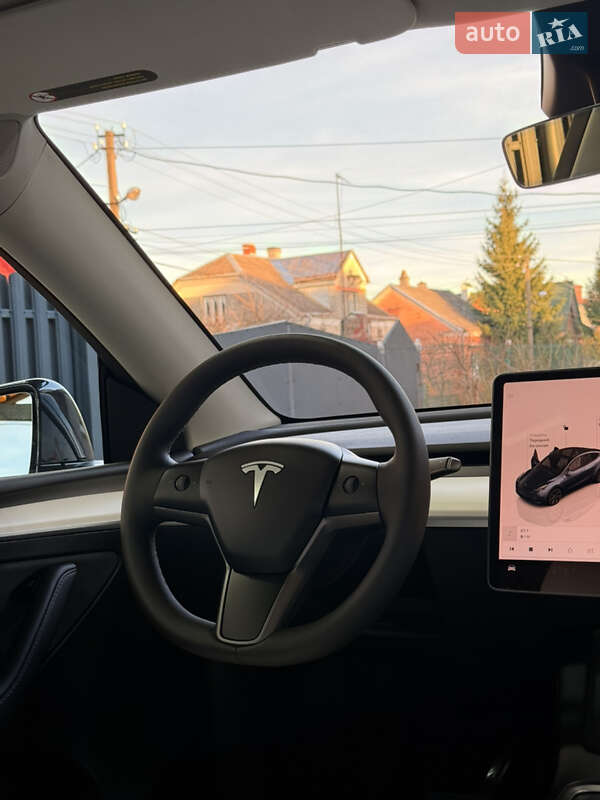 Внедорожник / Кроссовер Tesla Model Y 2025 в Львове
