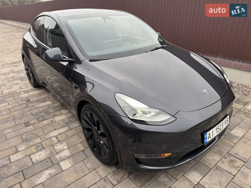 Внедорожник / Кроссовер Tesla Model Y 2024 в Киеве