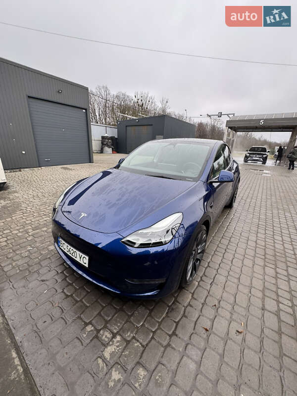 Позашляховик / Кросовер Tesla Model Y 2022 в Львові