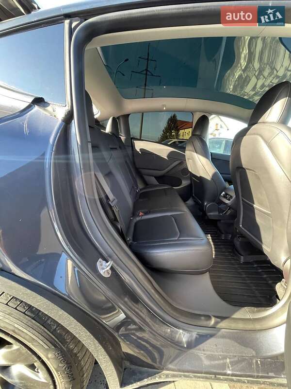 Позашляховик / Кросовер Tesla Model Y 2022 в Львові