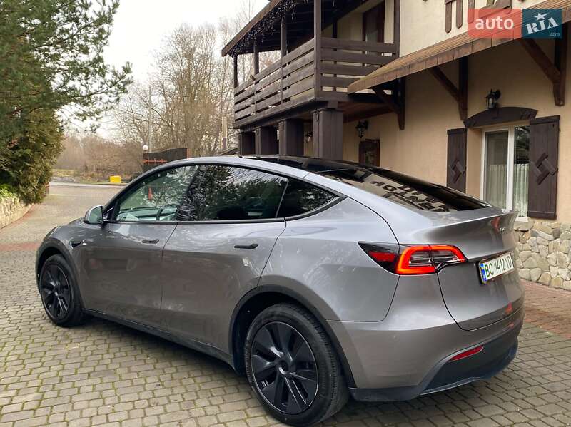 Внедорожник / Кроссовер Tesla Model Y 2024 в Львове