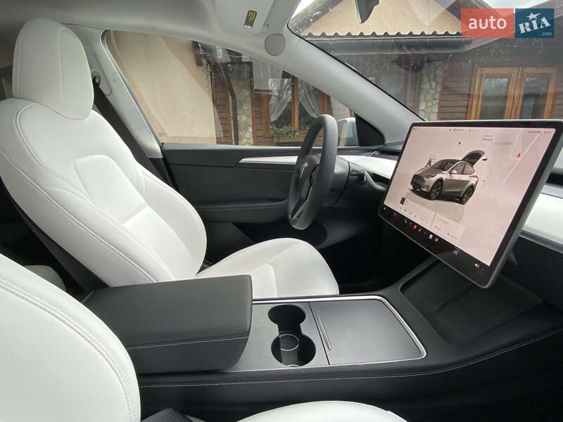Внедорожник / Кроссовер Tesla Model Y 2024 в Львове