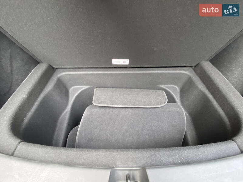 Внедорожник / Кроссовер Tesla Model Y 2024 в Львове