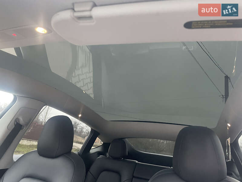 Внедорожник / Кроссовер Tesla Model Y 2021 в Тернополе