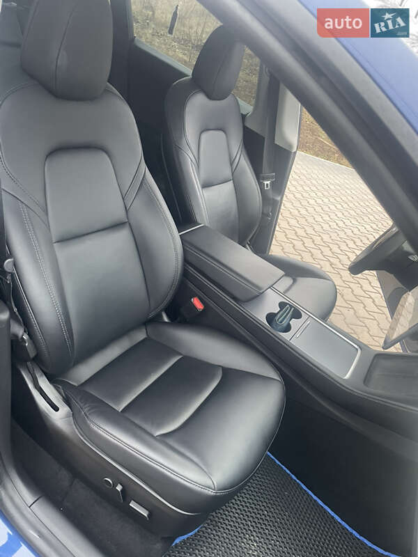 Внедорожник / Кроссовер Tesla Model Y 2021 в Тернополе