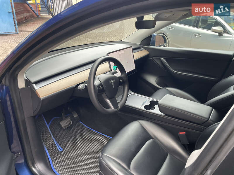 Внедорожник / Кроссовер Tesla Model Y 2021 в Тернополе
