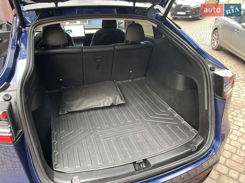 Внедорожник / Кроссовер Tesla Model Y 2021 в Тернополе