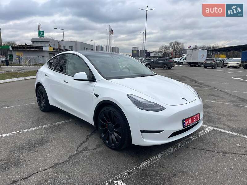 Внедорожник / Кроссовер Tesla Model Y 2023 в Киеве