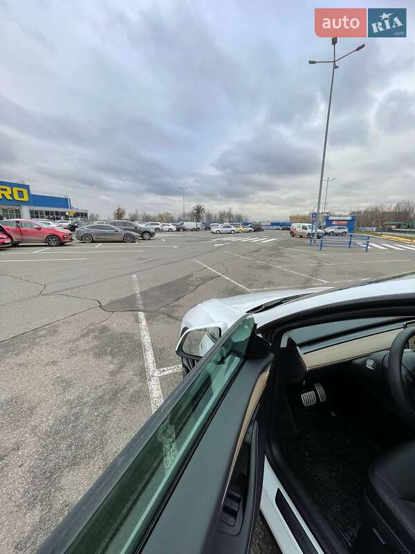 Внедорожник / Кроссовер Tesla Model Y 2023 в Киеве