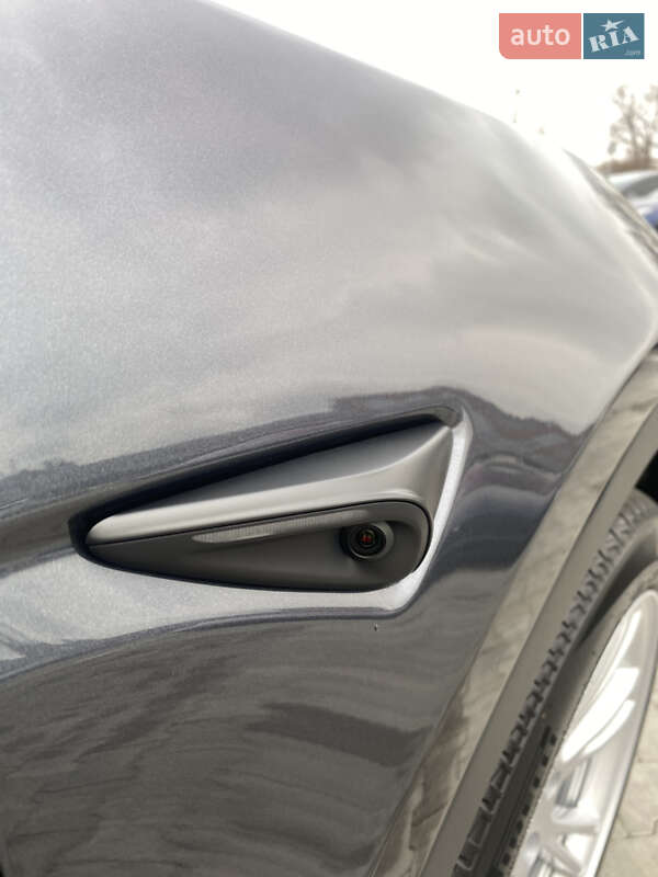 Позашляховик / Кросовер Tesla Model Y 2024 в Києві