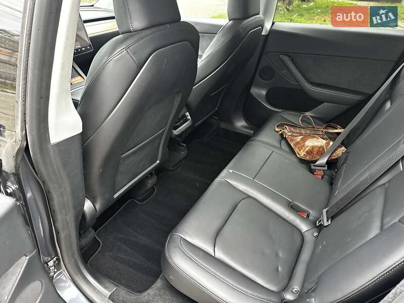 Позашляховик / Кросовер Tesla Model Y 2023 в Кременчуці