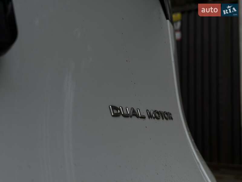 Позашляховик / Кросовер Tesla Model Y 2023 в Львові фото 33 Позашляховик / Кросовер Tesla Model Y 2023 в Львові