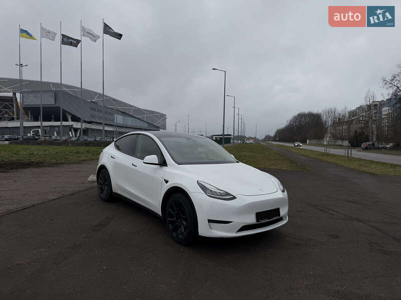 Tesla Model Y 2020