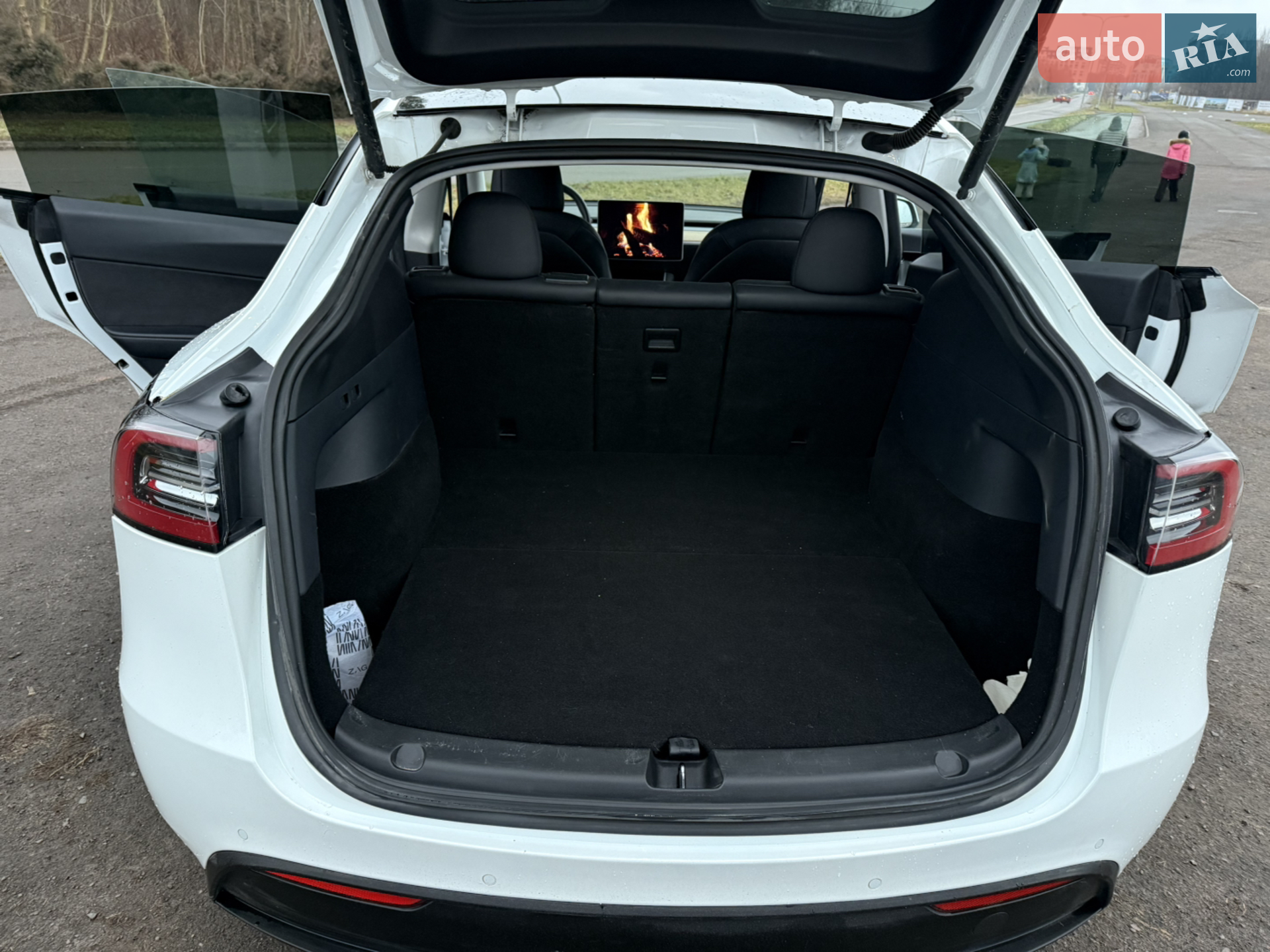 2020 Tesla Model Y - мініатюра 18