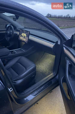 Внедорожник / Кроссовер Tesla Model Y 2023 в Киеве