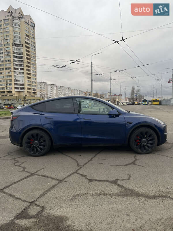 Позашляховик / Кросовер Tesla Model Y 2022 в Києві фото 6 Позашляховик / Кросовер Tesla Model Y 2022 в Києві