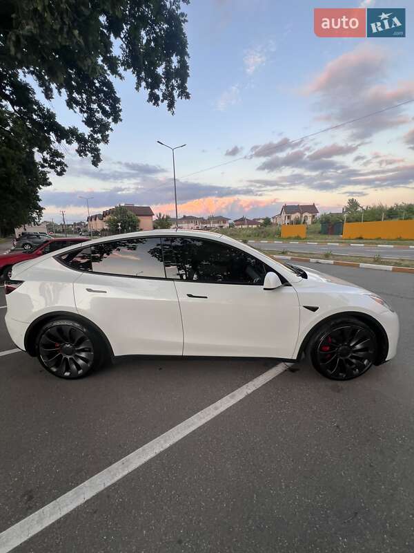 Позашляховик / Кросовер Tesla Model Y 2021 в Києві фото 7 Позашляховик / Кросовер Tesla Model Y 2021 в Києві
