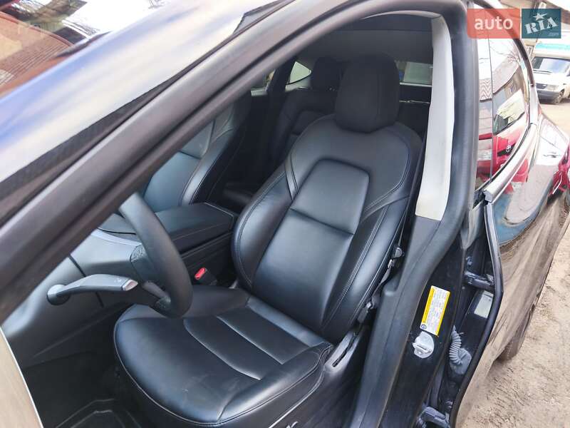 Внедорожник / Кроссовер Tesla Model Y 2022 в Киеве