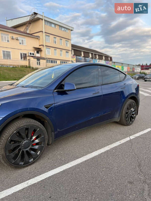Tesla Model Y 2021