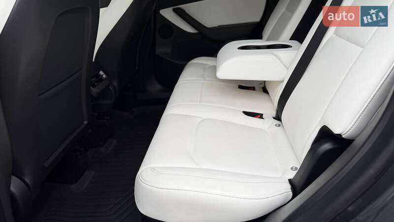 Позашляховик / Кросовер Tesla Model Y 2021 в Вінниці