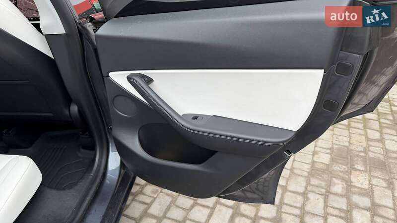Позашляховик / Кросовер Tesla Model Y 2021 в Вінниці