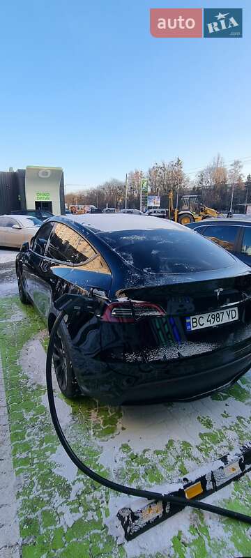 Внедорожник / Кроссовер Tesla Model Y 2023 в Львове