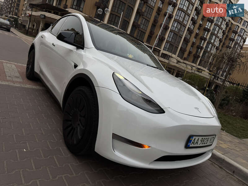 Позашляховик / Кросовер Tesla Model Y 2024 в Києві фото 26 Позашляховик / Кросовер Tesla Model Y 2024 в Києві