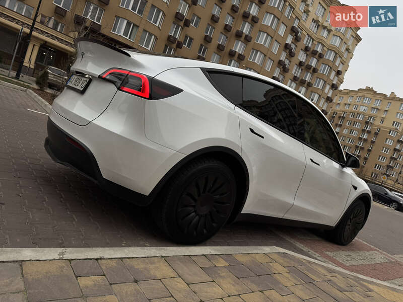 Позашляховик / Кросовер Tesla Model Y 2024 в Києві фото 37 Позашляховик / Кросовер Tesla Model Y 2024 в Києві