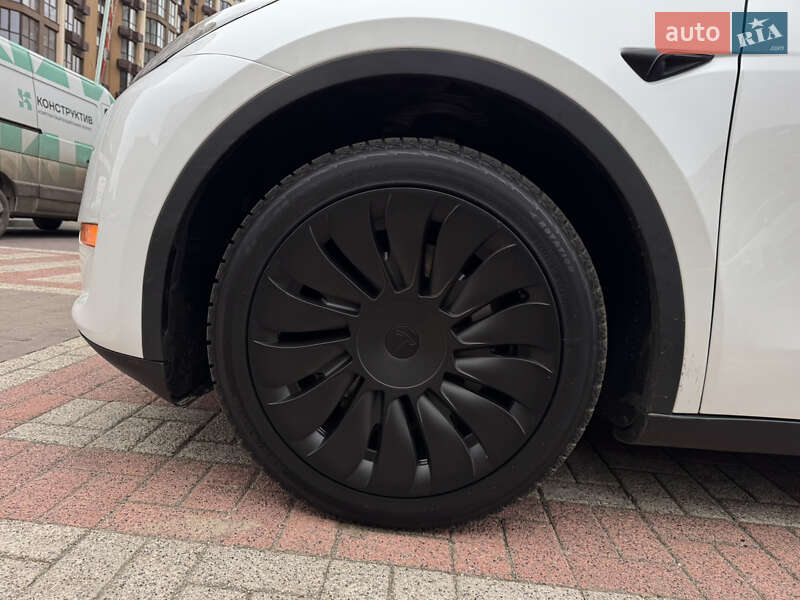 Позашляховик / Кросовер Tesla Model Y 2024 в Києві фото 45 Позашляховик / Кросовер Tesla Model Y 2024 в Києві