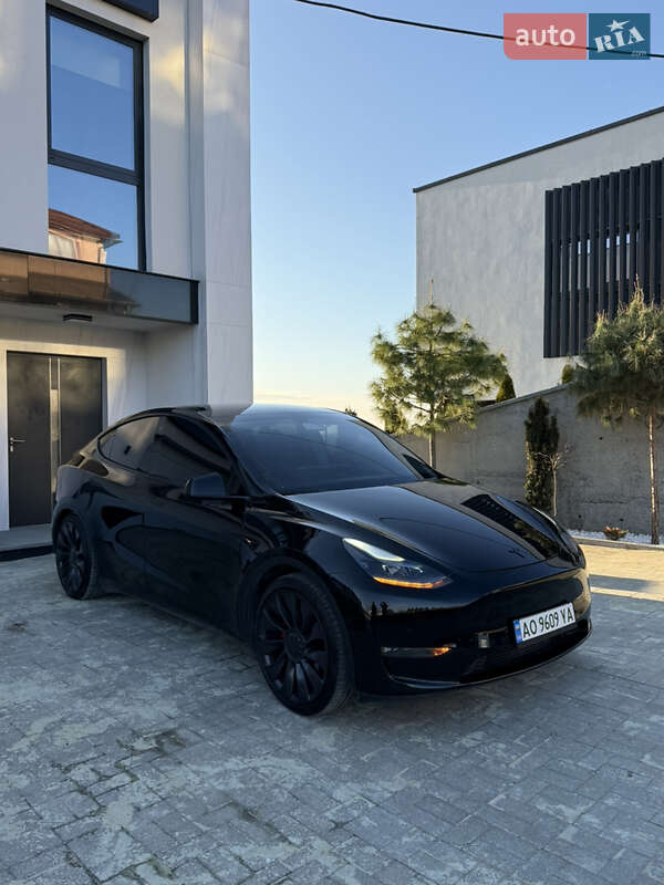Внедорожник / Кроссовер Tesla Model Y 2021 в Ужгороде