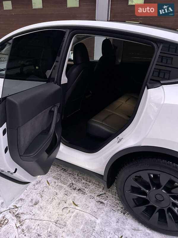 Внедорожник / Кроссовер Tesla Model Y 2022 в Тернополе фото 11 Внедорожник / Кроссовер Tesla Model Y 2022 в Тернополе