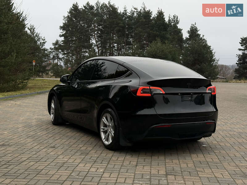 Внедорожник / Кроссовер Tesla Model Y 2021 в Городке