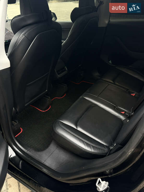 Внедорожник / Кроссовер Tesla Model Y 2021 в Городке