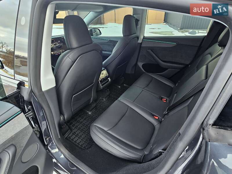 Позашляховик / Кросовер Tesla Model Y 2025 в Києві фото 11 Позашляховик / Кросовер Tesla Model Y 2025 в Києві
