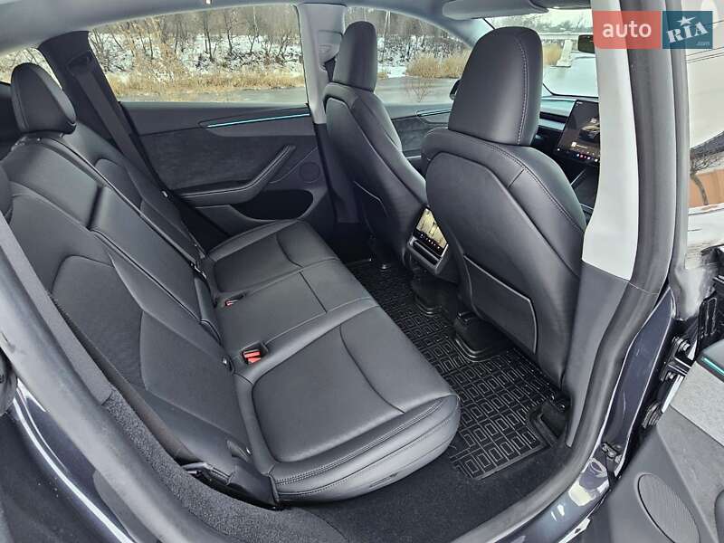 Позашляховик / Кросовер Tesla Model Y 2025 в Києві фото 12 Позашляховик / Кросовер Tesla Model Y 2025 в Києві